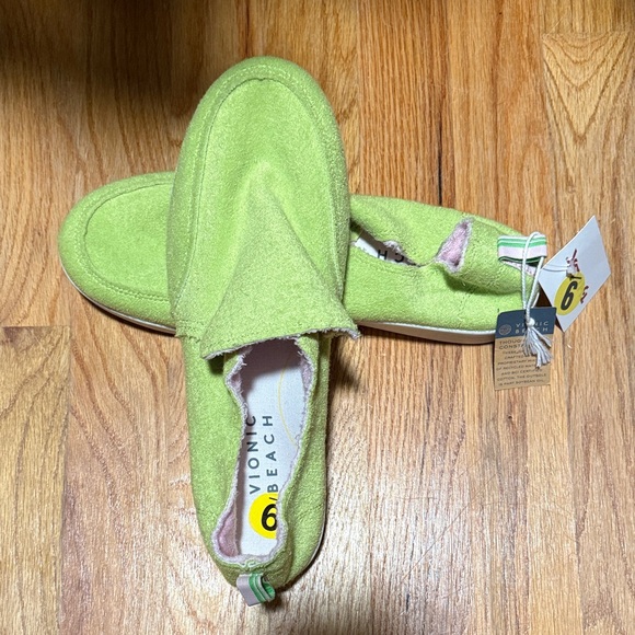 New! Vionic Beach slip-ons - Picture 4 of 6
